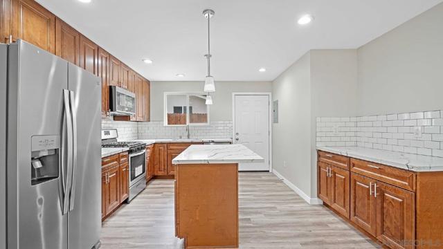 4275 77 College Ave, San Diego CA: https://media.crmls.org/mediaz/0da0218f-4667-48d9-b93e-7ab749b295cd.jpg