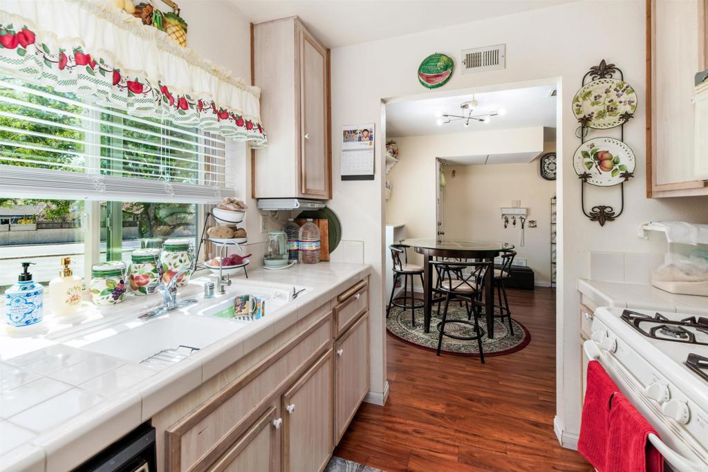 10758 Dabney Drive - photo 6