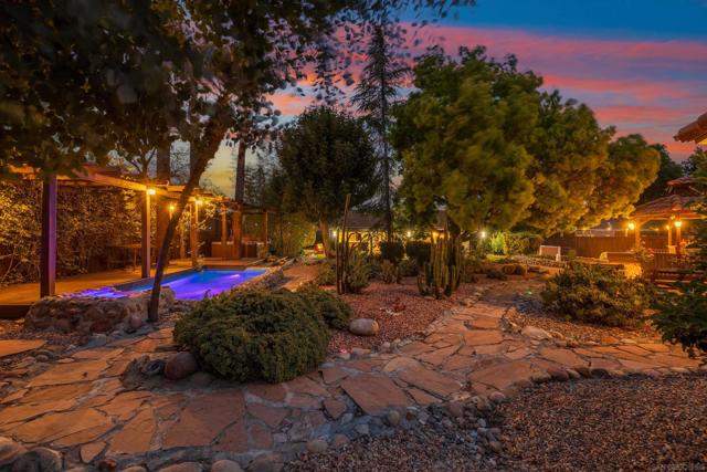 23540 Oriente Way, Ramona CA: https://media.crmls.org/mediaz/0da0997a-aacf-4a06-9ac8-58371bf3930e.jpg