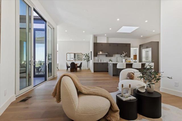 61 HILLTOP Drive, San Carlos CA: https://media.crmls.org/mediaz/0da0b531-bb3d-4b24-98e6-e9aa4d42fc55.jpg