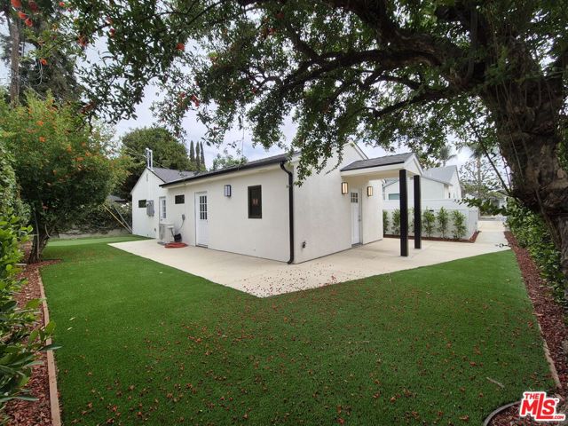 6641 Chimineas Avenue, Reseda CA: https://media.crmls.org/mediaz/0da1a097-6e32-4b92-8853-63de16b8002e.jpg