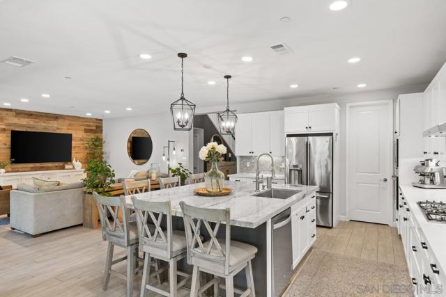 1217 Stockton Pl, Escondido CA: https://media.crmls.org/mediaz/0da1b0ef-d0af-4b6e-8944-377254ac953e.jpg