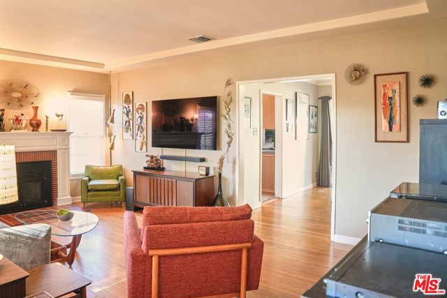 1211 Norton Avenue photo 4