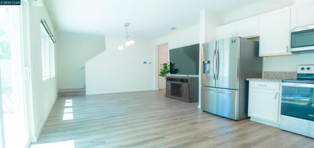 3805 Havengate Way, Sacramento CA: https://media.crmls.org/mediaz/0da396c2-8b15-463a-92cd-83bebea6d15e.jpg
