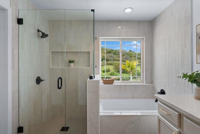1052 Via Vera Cruz, San Marcos CA: https://media.crmls.org/mediaz/0da3a390-8810-48dd-b32b-663d83c1498c.jpg