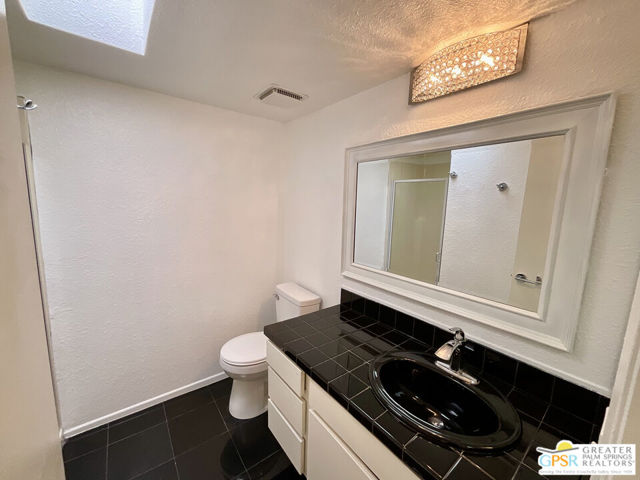425 Bradshaw Lane, Palm Springs CA: https://media.crmls.org/mediaz/0da3f02e-3878-4954-a44d-1a9eb54bcfb7.jpg