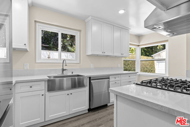 11241 Pearl Street, Los Angeles CA: https://media.crmls.org/mediaz/0da42e6b-e824-4fd0-8ef8-c50e98eece80.jpg