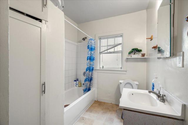 2464 Palmetto Street, Oakland CA: https://media.crmls.org/mediaz/0da468cf-316a-4b0e-b9d3-68bc27e401f6.jpg