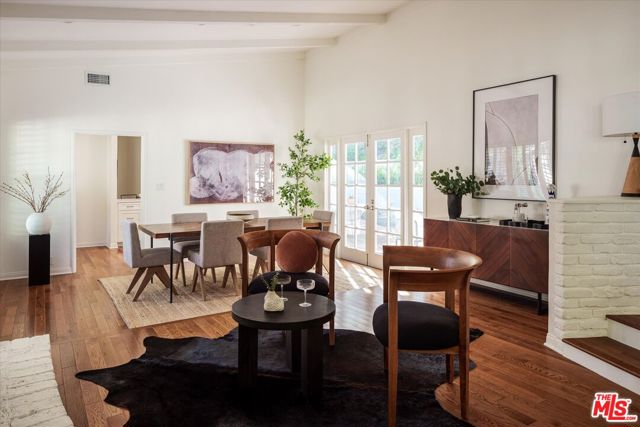 5657 Valley Oak Drive, Los Angeles CA: https://media.crmls.org/mediaz/0da55d3f-f7f0-48cc-a0ea-3987172aa3c5.jpg
