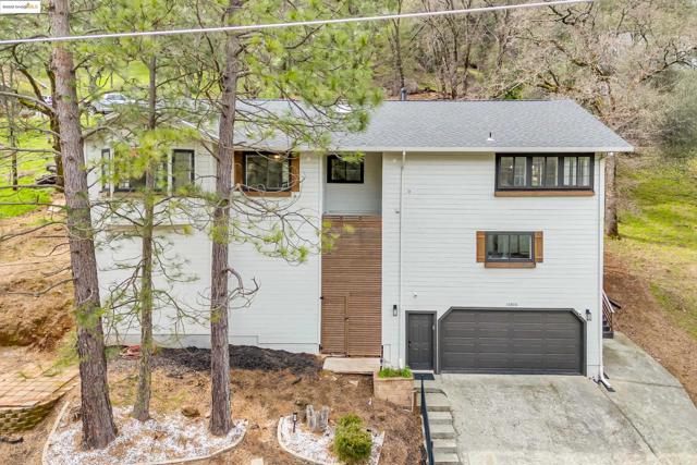 16806 Brewer Rd, Grass Valley CA: https://media.crmls.org/mediaz/0da5a11d-8250-4c3d-89fb-ce3572663053.jpg