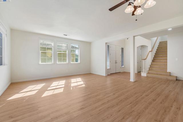 5675 Arcadia Cir, Discovery Bay CA: https://media.crmls.org/mediaz/0da66110-a616-47f2-9355-a8eb2e128467.jpg