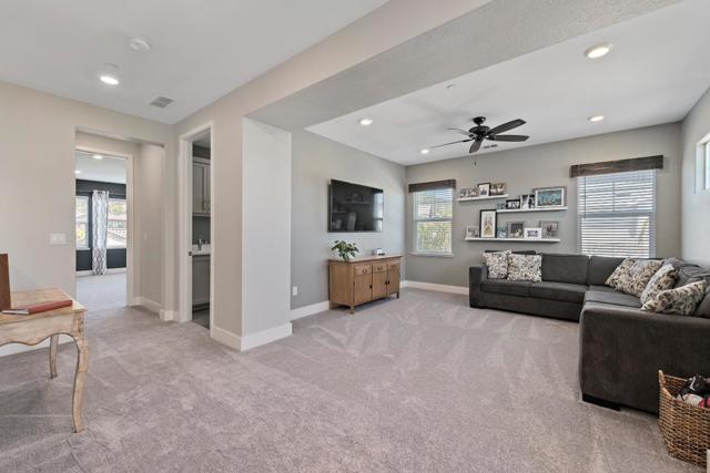 1611 Vinsanto Court, Gilroy CA: https://media.crmls.org/mediaz/0da6b797-49b8-4396-8785-a5d91f03c577.jpg