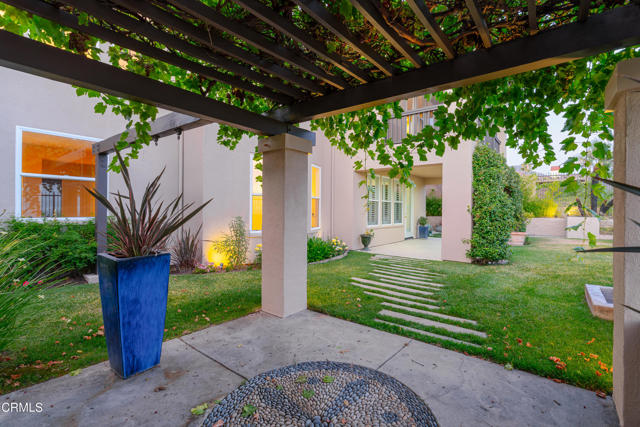 3911 Lilac Canyon Lane, Altadena CA: https://media.crmls.org/mediaz/0da711ae-3101-4b71-8a80-1d2d7f2c8d36.jpg