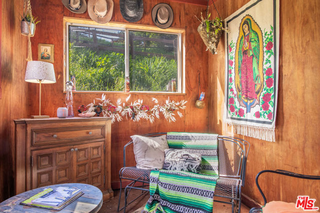 886 Camino Colibri, Calabasas CA: https://media.crmls.org/mediaz/0da752c2-ad9e-4758-aa8a-cf8ad7cb4241.jpg