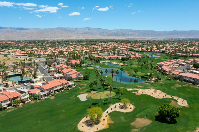 78337 Scarlet Court, La Quinta CA: https://media.crmls.org/mediaz/0da7760d-ba85-4a56-acef-992f963d446c.jpg
