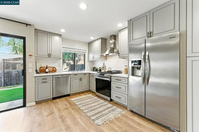 1660 San Luis Rd, Walnut Creek CA: https://media.crmls.org/mediaz/0da7d830-929c-447f-86a0-1ed08f3a5873.jpg