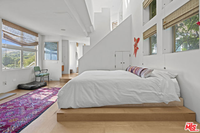 31851 Seafield Drive, Malibu CA: https://media.crmls.org/mediaz/0da80ec6-aeb6-49c1-bf12-d4f903f6958e.jpg