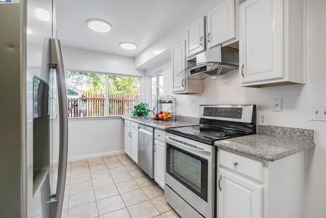 208 Siskiyou Ct, Walnut Creek CA: https://media.crmls.org/mediaz/0da8744b-8c13-4b12-ab53-c3882feecb03.jpg