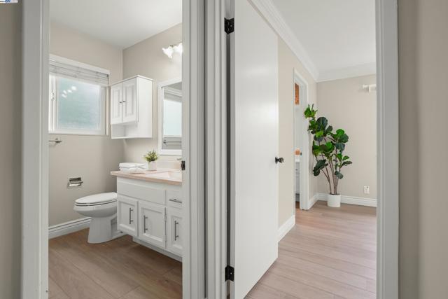 501 Amherst Ct, San Ramon CA: https://media.crmls.org/mediaz/0da98486-fc46-4944-a564-edeff2e11512.jpg