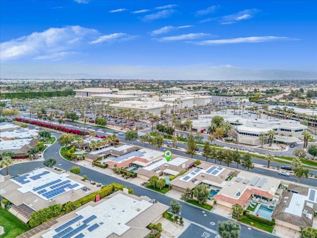 19 Colgate Drive, Rancho Mirage CA: https://media.crmls.org/mediaz/0da99955-e1d7-4091-ae53-c37687d8d331.jpg