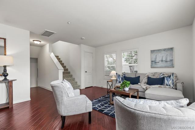 3528 Shoreline Bluff Ln, San Diego CA: https://media.crmls.org/mediaz/0da9b45a-76c2-446b-a666-3f4e0c1ea832.jpg