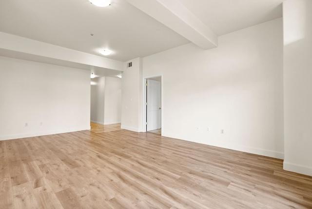 200 Sheridan Avenue, Palo Alto CA: https://media.crmls.org/mediaz/0da9fd56-65fe-4892-b3f4-3b5c12b29998.jpg