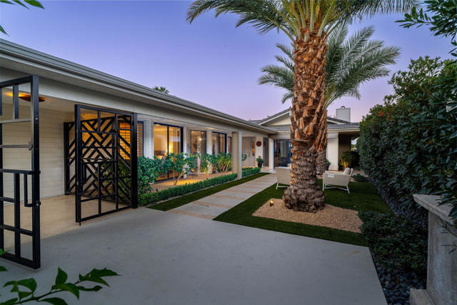 61 Mayfair Drive, Rancho Mirage CA: https://media.crmls.org/mediaz/0daa6ba9-17a8-4e5b-905e-c6ec057214bd.jpg