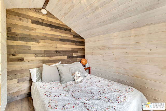 21395 Highway 243, Idyllwild CA: https://media.crmls.org/mediaz/0daaa9f6-f69b-4949-8d55-8be39bb0a3ea.jpg