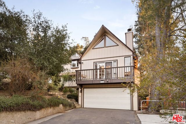 20500 Paradise Lane, Topanga CA: https://media.crmls.org/mediaz/0dab05da-2dbb-4dd1-b935-337b01487706.jpg