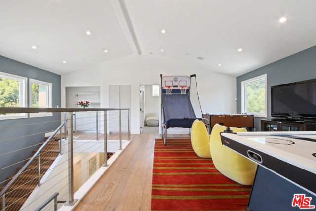 4312 Mentone Avenue, Culver City CA: https://media.crmls.org/mediaz/0dab1824-ef16-4f42-8138-2b780a9b41b6.jpg