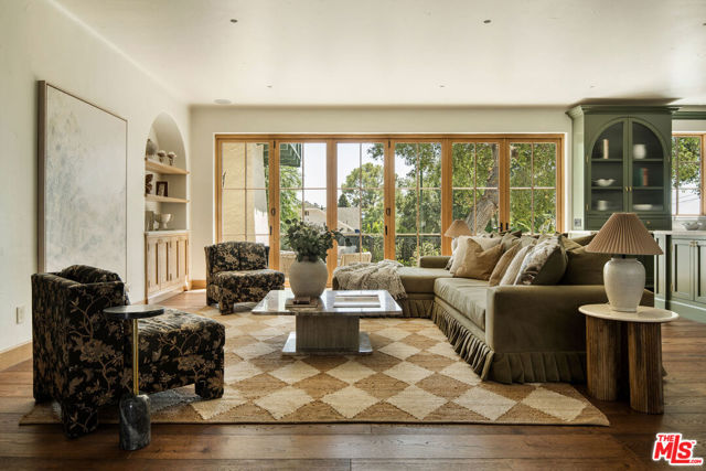 2110 Hill Drive, Los Angeles CA: https://media.crmls.org/mediaz/0dab2e67-cb35-4a0f-a6f9-2c3b4a71f6d5.jpg