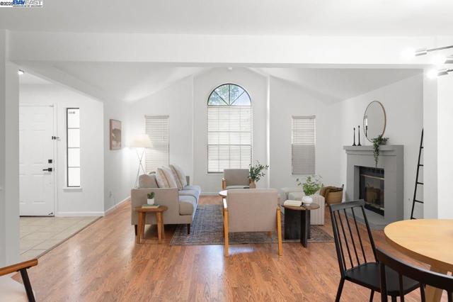 5917 Pine Vista Way, Elk Grove CA: https://media.crmls.org/mediaz/0dab5020-c7dc-490b-ba01-89bdd7d6d6d0.jpg