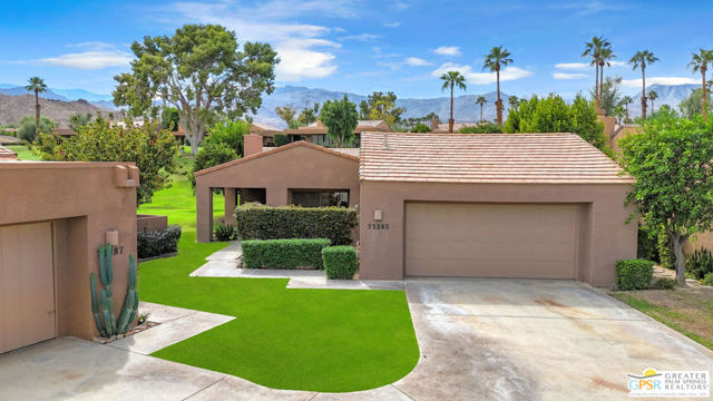 73283 Phoebe Court, Palm Desert CA: https://media.crmls.org/mediaz/0daca3ae-8e75-4093-aafe-6cad28f3689c.jpg