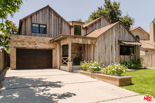 11734 Huston Street, Valley Village CA: https://media.crmls.org/mediaz/0dadc88a-0be2-4a99-be80-b704295598fa.jpg