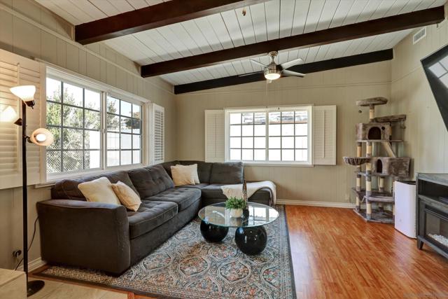 5238 Cervantes Ave, San Diego CA: https://media.crmls.org/mediaz/0daeb382-9225-441a-8082-094ad026361a.jpg