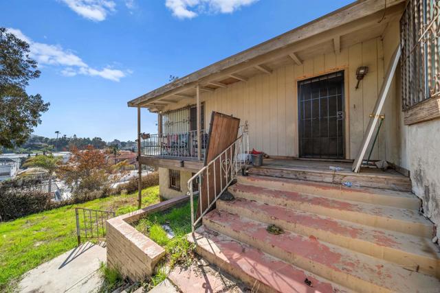 1432 E 7th St, National City, California 91950, ,Multi-Family,For Sale,E 7th St,250020063SD