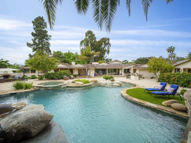 5041 El Secreto, Rancho Santa Fe CA: https://media.crmls.org/mediaz/0daf6212-4198-40c7-8ead-45a2ffdf14b9.jpg