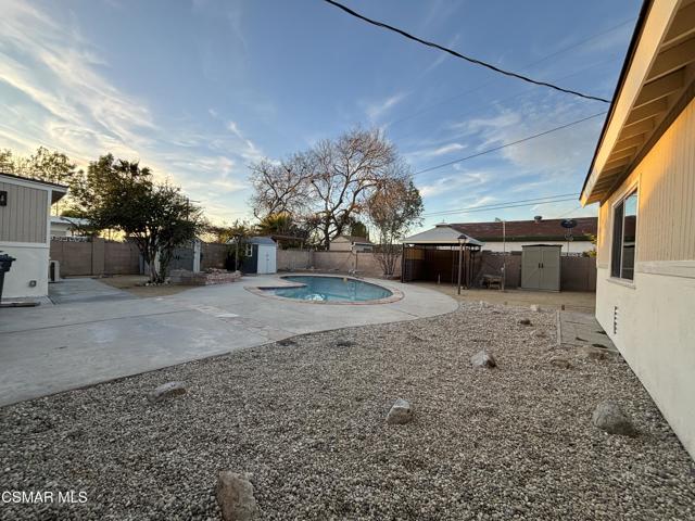 1535 Wallace Street, Simi Valley CA: https://media.crmls.org/mediaz/0db04e9d-821c-4735-9295-5b2ff2d2b3a0.jpg