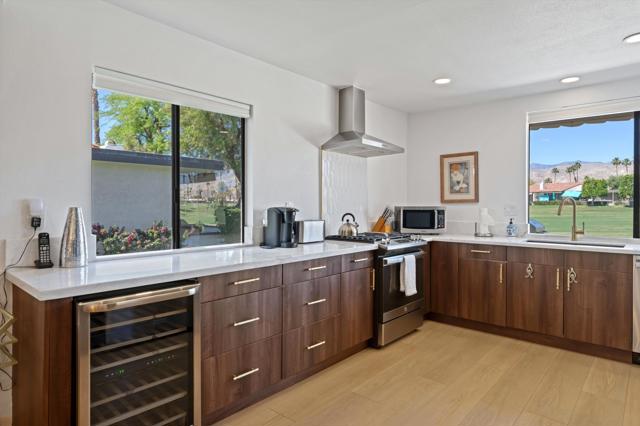 25 Juan Carlos Drive, Rancho Mirage CA: https://media.crmls.org/mediaz/0db08ff5-73e2-43d8-a12f-044bf22a3d1b.jpg