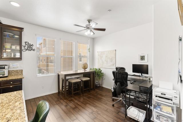 1824 Peach Ct, Chula Vista CA: https://media.crmls.org/mediaz/0db15059-5d77-46aa-b193-4b2d262b364b.jpg