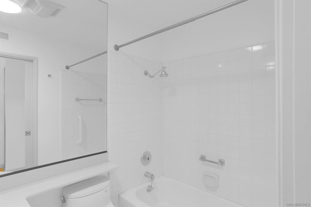 https://media.crmls.org/mediaz/0db1dad6-b4ce-47e1-8538-6bc939000d7d.jpg?preset=X-Large
