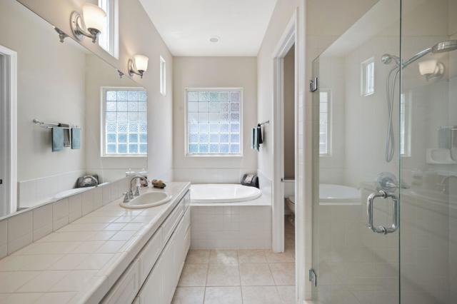 Image 37 of 50 For 80901 Via Puerta Azul