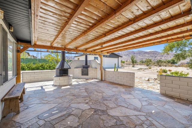 7648 Araby Avenue, 29 Palms CA: https://media.crmls.org/mediaz/0db2704a-99bd-4352-bfba-c43c7fc0ce19.jpg