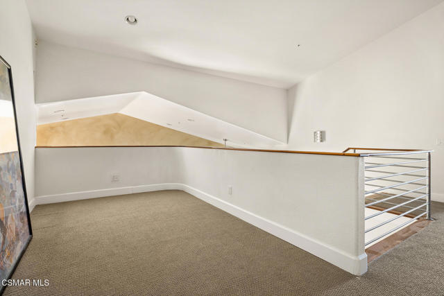 29636 Quail Run Drive, Agoura Hills CA: https://media.crmls.org/mediaz/0db31756-7db1-4459-b9cd-b440a8d2b737.jpg