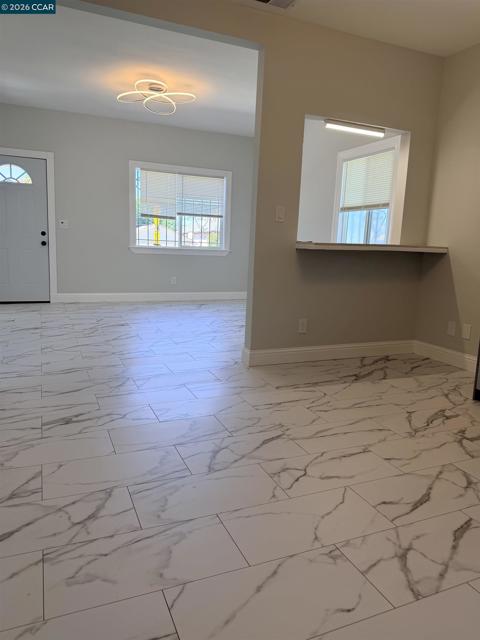 924 7Th St, Richmond CA: https://media.crmls.org/mediaz/0db32eaf-ee7a-4cc8-9809-09f926598e79.jpg