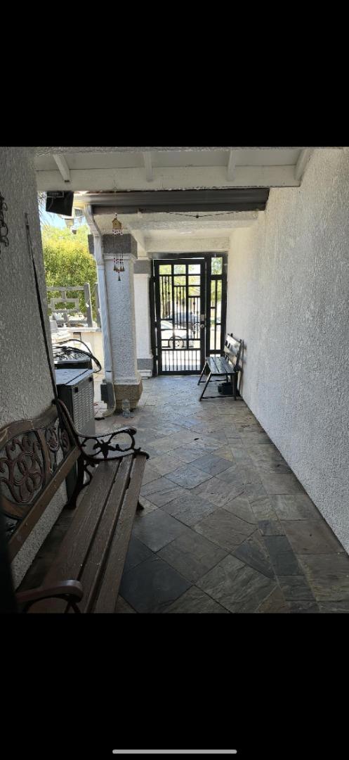 675 Pinot Noir Court, Los Banos CA: https://media.crmls.org/mediaz/0db33212-6239-41a7-a0ea-59d1dea38de6.jpg