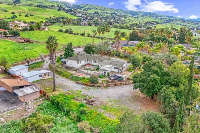 2363 Pleasant Acres Drive, San Jose CA: https://media.crmls.org/mediaz/0db347b0-91d5-4347-badb-863e689d61e1.jpg