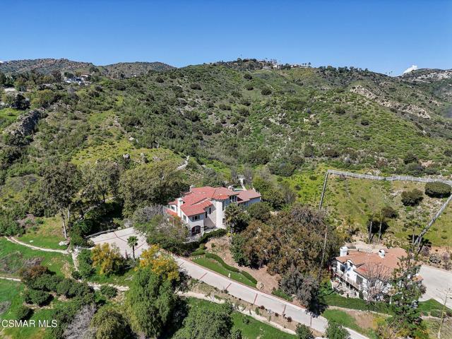 7 Bell Canyon Road, Bell Canyon CA: https://media.crmls.org/mediaz/0db3b0e1-3181-4163-9b65-075f9402d74d.jpg