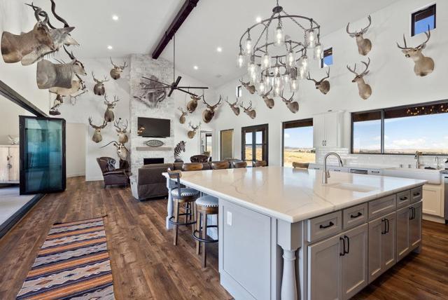 3000 Coppa Court, Hollister CA: https://media.crmls.org/mediaz/0db3f15a-9a99-4191-94c8-a677bcd9cc6a.jpg