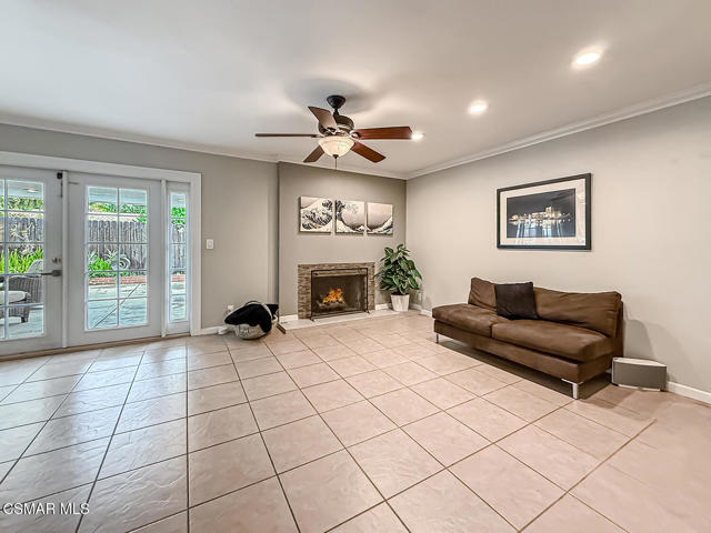 3307 Rainbow Creek Circle, Thousand Oaks CA: https://media.crmls.org/mediaz/0db3fac5-ae1e-4ca8-90fa-81b49f8e16c8.jpg